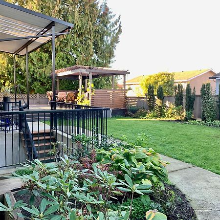 Spacious Burnaby Guest Home Exterior photo